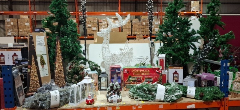 35 X MIXED CHRISTMAS DECORATIONS TO INCLUDE CHRISTMAS TREE TRAIN OVER 265CM ORBIT CIRCUMFERENCE , 32CM SPIRAL CANDLE BRIDGE , 1000 LED TREEBRIGHTS 25M LENGTH , PRE-LIT HALF WALL TREE ETC OVER A FULL SHELF (NOTE - CUSTOMER RETURNS)