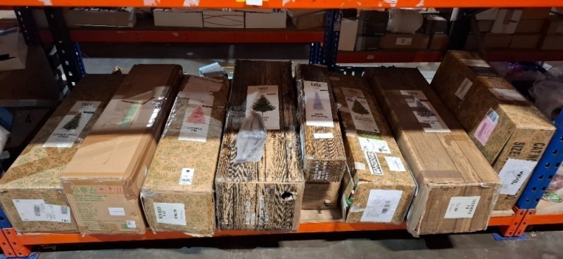 10 X MIXED CHRISTMAS TREES TO INCLUDE GLENSHEE SPRUCE TREE , ROSEWOOD PINE TREE , WHITE SPRUCE PINE , PRE-LIT ROCKY MOUNTAIN PINE ETC IN A FULL BAY (NOTE - CUSTOMER RETURNS)