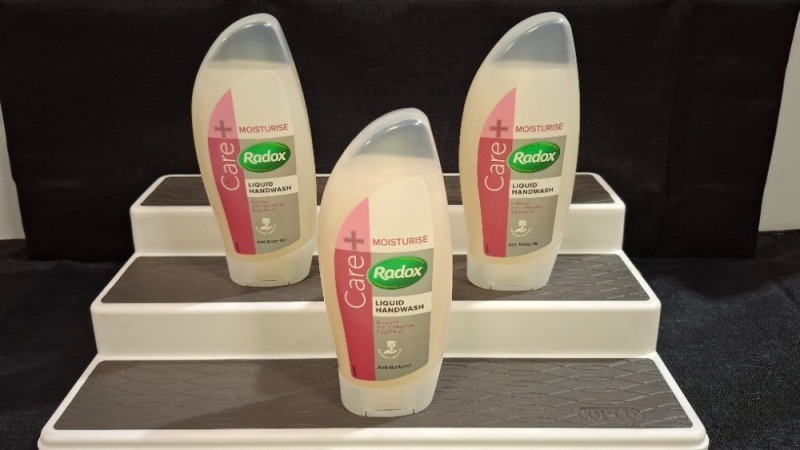 94 X BRAND NEW RADOX LIQUID HANDWASH ENRICHED WITH CHAMOMILE AND JOJOBA OIL 250 ML