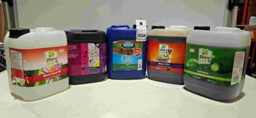13 X PIECE BRAND NEW MIXED PLANT FERTILISER LOT TO INCLUDE PLANT MAGIC ORGANIC BLOOM - VITALINK COIR GROWTH FEED - B CUZZ BLOOM STIMULATOR - PLANT MAGIC SOIL GROW - VITA LINK EART MAX GROW - VITA LINK EARTH MAX BLOOM - PLANT MAGIC BLOOM PK - B CUZZ BLOOM 