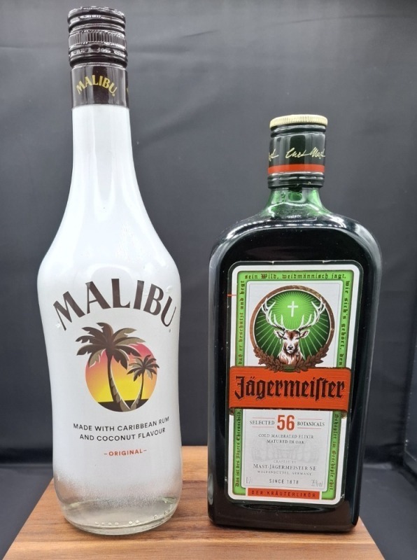 10 X BRAND NEW MIXED LOT TO INCLUDE 6 X JAGERMEISTER SE 70CL - 4 X MALIBU RUM 70CL