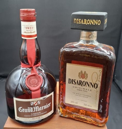 12 X PIECE BRAND NEW MIXED LOT TO INCLUDE 8 X GRAND MARNIER COGNAC LIQUEUR - 4 X DISSARONNO ALL 70CL