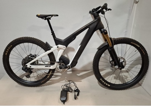 SCOTT PATRON 900 TUNED BIKE - NOTE: FRAME PAINT ONLY CRACKED & UNSERSIDE SCUFF DAMAGE - SEE END 4 IMAGES MODEL: 286513 SIZE: L ORIG RRP &pound;8149 PATRON ERIDE CARBON FRAME FOX 38 FACTORY 160MM FORK FOX NUDE T ERIDE EVOL, 160MM, TWINLOC SRAM X01-GX EAGLE 12 S