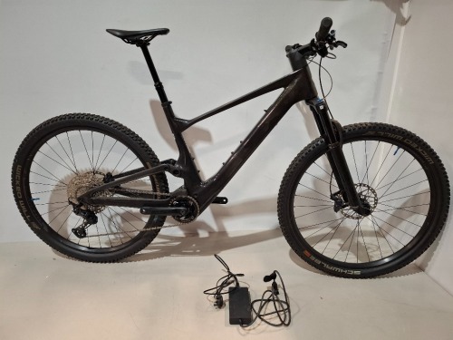 SCOTT LUMEN 910 BIKE MODEL: 290602 SIZE: L - 56 ORIG RRP &pound;6489 FOX NUDE 5T EVOL, TWINLOC, 130MM SHIMANO XT-DEORE 12 SPEED SHIMANO DEORE 4 PISTON DISC BRAKES SYNCROS X-30SE TR RIMS SYNCROS DROPPER POST AND PARTS (SEE ALL IMAGES)