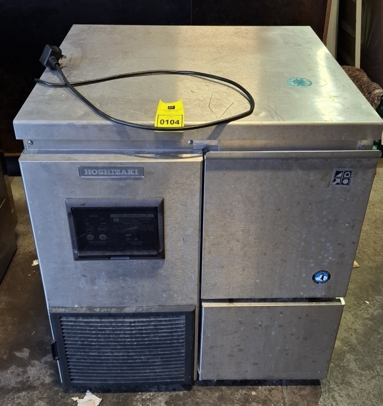 1 X HOSHIZAKI COMMERCIAL ICE MAKER SERIAL NUMBER F11521 - UNTESTED -