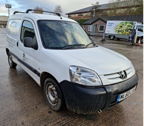 WHITE PEUGEOT PARTNER 600 PROFESS HDI DIESEL CAR DERIVED VAN 1560CC FIRST REGISTERED 25/10/2010 REG : ML60LSE MILEAGE : 112,153 NO V5 MOT EXPIRED 26/10/2025