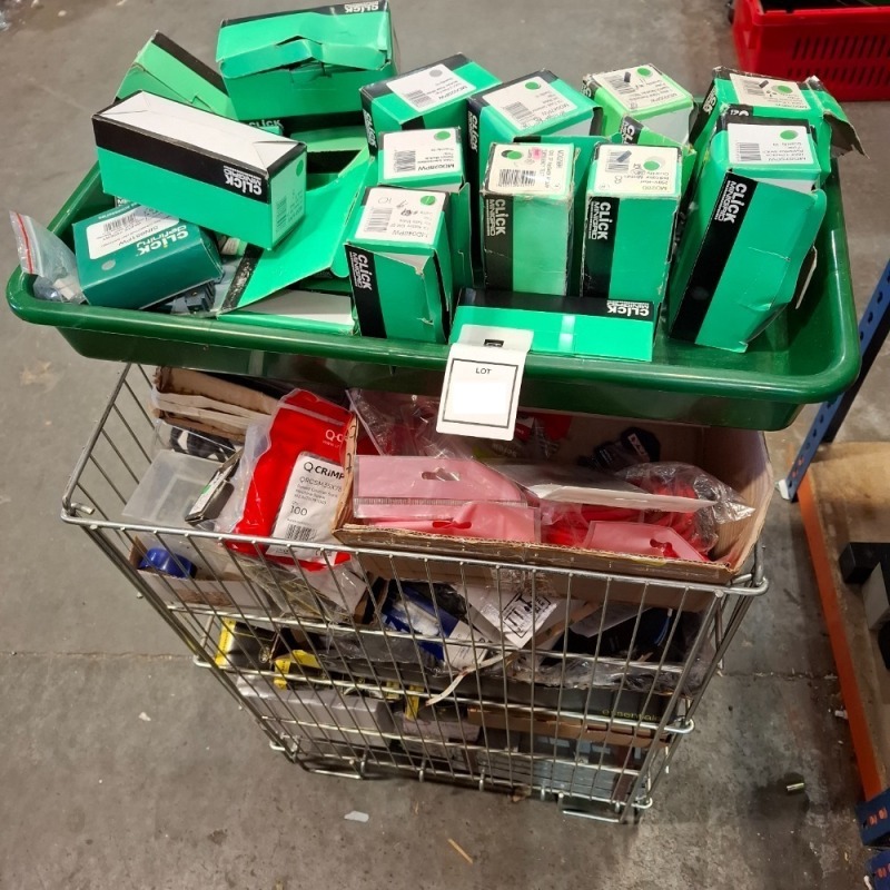 100 + MIXED LIGHTING COMPONENTS LOT CONTAINING 13A FUSED CONNECTION UNIT SWITCHED , 10AX 3 POSITION SWITCH - POLAR , 13A RESISTIVE 10AX DP POLAR SWITCH MODULE , METAL CLAD 3 GANG 2 WAY 10AX PLATE SWITCH , 2 GANG GRID PLATES , RAISED COUNTER SUNK MACHINE 
