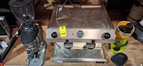 3 X MIXED LOT CONTAINING 1 X FRACINO COMMERCIAL ESPRESSO COFFEE MACHINE 1 X COFFEE GRINDER , 1 X SANTOS CLASSIC CITRUS JUICER