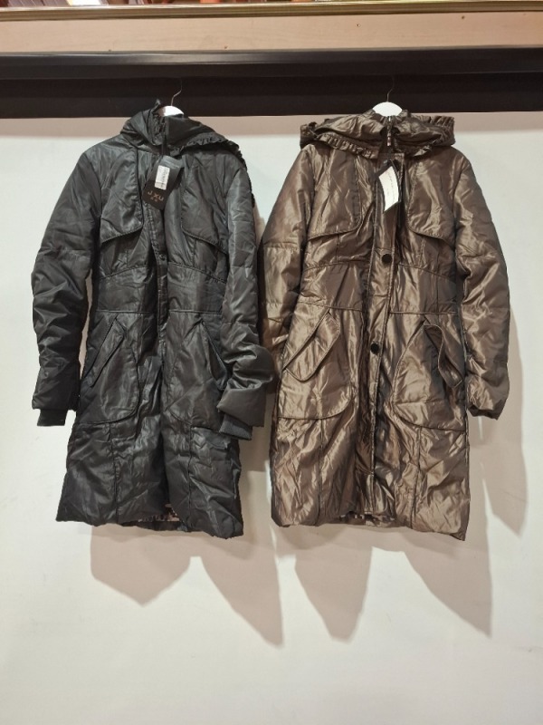 7 X J.XU COATS LOT CONTAINING, 6 X IN CHARCOAL SMALL AND LARGE, 1 X BROWN IN SIZE LARGE (NOTE: LEATHER BUCKLE ON BACK OF COAT HAS DEGRADED SEE IMAGE)