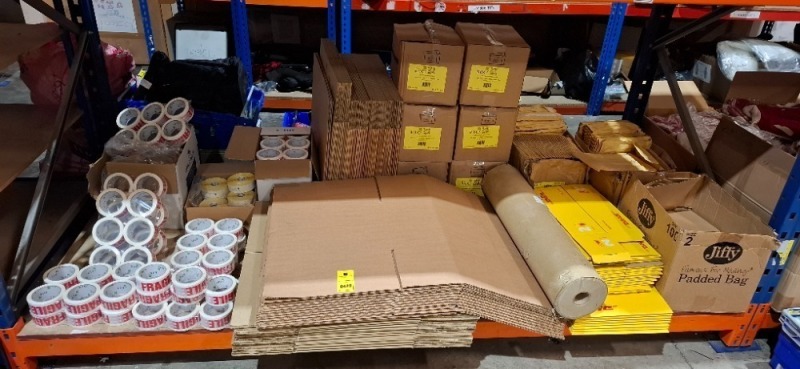 900 + BRAND NEW MIXED PACKAGING LOT CONTAINING ROLLS OF FRAGILE TAPE , CARDBOARD BOXES , SELF - SEALING BUBBLE LINED ENVELOPES , ROLLS OF PAPER ZIPSHIP LABEL STICKERS ETC OVER A FULL BAY