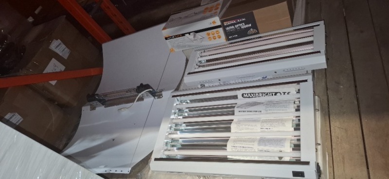 6 X PIECE BRAND NEW MIXED LOT TO INCLUDE 2X MAXI BRIGHT LED LIGHTS - 1X GAVITA 110 DE SR - 1X DIMLUX ULTRA OPTICS HYBRID 98 1000W - 1X LARGE LIGHT (USED)