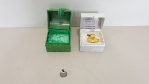 132 X BRAND NEW MAYFLOWER COLLECTABLES SET OF 2 GLASS LUCKY DUCK/4 LEAF CLOVER MESSAGE BOXES - IN 5 BOXES AND 12 LOOSE (264 PIECES)