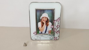 144 X BRAND NEW DECORATIVE GLASS PICTURE FRAME ( 4" X 6" ) - IN 24 BOXES