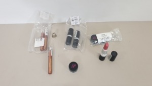 294 ITEMS OF 2TRUE PRODUCT COMPRISING: 30 X BRAND NEW 2TRUE GLOSSYWEAR LIPSTICK SHADE NO.6, 84 X BRAND NEW 2TRUE EYE DAZZLERS SHADE NO.9 AND 180 X BRAND NEW 2TRUE WOW EYE PENCIL SHADE NO.1 - IN ONE BOX RRP £557.16