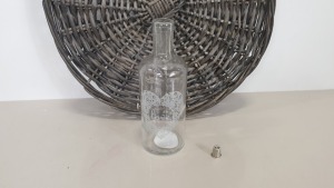 600 X BRAND NEW CLEAR BOTTLE VASE WITH 'LOVE' ENGRAVING - ON ONE FULL PALLET