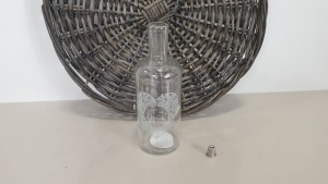 600 X BRAND NEW CLEAR BOTTLE VASE - ON ONE FULL PALLET