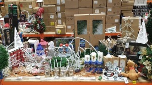 BRAND NEW MIXED PREMIER CHRISTMAS LOT CONTAINING APPROX 100PCS I.E 3 X LED ACRYLIC REINDEERS, LED FIBRE OPTIC SWAGS, FIBRE OPTIC GARLANDS, TREE NESTS, WATER WHEEL IN FORREST CHRISTMAS SCENE, LED SPOTLIGHTS, MERRY CHRISTMAS CLOCK, LED ACRYLIC SNOWMEN AND 