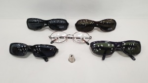 30 X ASSORTED BRAND NEW GENUINE POLICE SUNGLASSES IE. S1343M/0T95, S1334/0242 - IN 2 BOXES