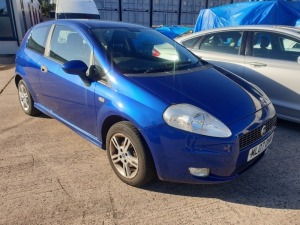 BLUE FIAT GRANDE PUNTO ACTIVE 77.Reg : ML07OHN, Mileage : 131760Details: PETROL WITH 1 KEYENGINE SIZE 1368CCMOT UNTIL 30/10/2020WITH LOG BOOK