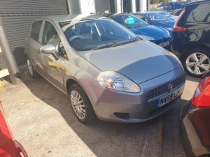 GREY FIAT GRANDE PUNTO ACTIVE 77.Reg : MW59LDC, Mileage : 73174Details: PETROL WITH 1 KEYENGINE SIZE 1368CCMOT UNTIL 14/10/2020WITH LOG BOOK