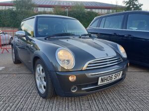 GREY MINI - MINI COOPER PARK LANE.Reg : NH06SFF, Mileage : 76265Details: PETROL WITH 1 KEYENGINE SIZE 1598CCMOT UNTIL 31/08/2021 - WITH V5 CERTLEATHER SEATSWITH LOG BOOK