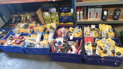 APPROX 700 PIECE ASSORTED LOT CONTAINING VARIOUS EQUIP QUALITY TOWING ACCESSORIES, 4 CLAW "SPIDER" LUGGAGE ELASTICS, JUMBO HEAVY DUTY 32" BUNGEE CORDS, VARIOUS MAYPOLE CARAVAN TOWING AND TOURING ACCESSORIES, 3M BUCKLE TIE DOWN ETC - IN 9 TRAYS (TRAYS NOT