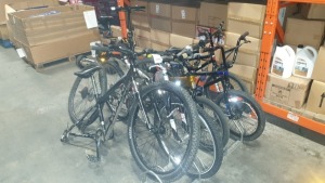 5 X ASSORTED BIKE LOT IE CARRERA MOUNTAIN BIKE, APOLLO MOUNTAIN BIKE, BULLION BMX, AND 2 MONGOOSE BMX'S