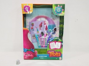 72 X BRAND NEW TROLLS ACTIVITY PACK INCLUDES FUN ACTIVITIES, STICKERS, MARKERS, GEMS AND A FOLDER IN 6 BOXES