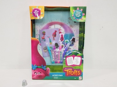 72 X BRAND NEW TROLLS ACTIVITY PACK INCLUDES FUN ACTIVITIES, STICKERS, MARKERS, GEMS AND A FOLDER IN 6 BOXES