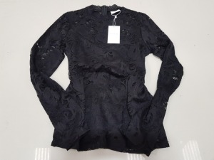 APPROX 120 X BLACK VILLA CLOTHING LACED STYLE TOP WITH ZIP BACK IN VARIOUS DIFFERENT SIZES RRP £25.00 IN 6 BOXES