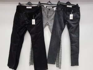 APPROX 36 X TOPMAN JEANS IN VARIOUS DIFFERENT STYLES, COLOURS AND SIZES.