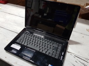 DELL INSPIRON 1545 LAPTOP WINDOWS 7 INCLUDES CHARGER