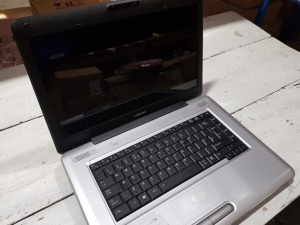 TOSHIBA L4500 LAPTOP WINDOWS 10 INCLUDES CHARGER