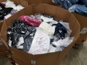 FULL PALLET OF CLOTHING CONTAINING TOPSHOP T-SHIRTS, BURTON MENSWEAR SHIRTS, BURTON MENSWEAR JEANS AND TOPSHOP JEANS