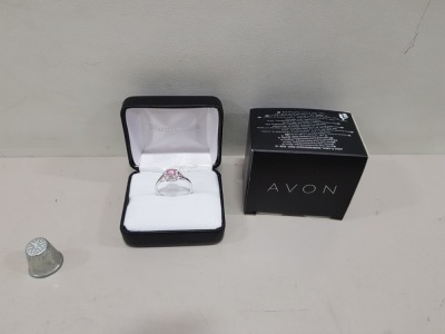 32 X BRAND NEW AVON JADA FLORAL DIAMONDESQUE RING SIZE 10 COMES IN GIFT BOX ALL INDIVIDUALLY BOXED CONTAINED IN 1 BOX