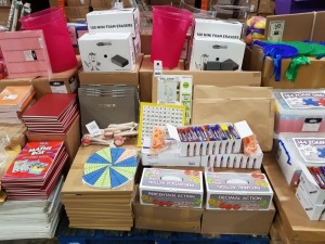 FULL PALLET CONTAINING LARGE QUANTITY OF EDUCATIONAL/STATIONERY EQUIPMENT IE EDDING WHITEBOARD MARKERS, MINI FOAM ERASERS, PERCENTAGE ACTION SET, DECIMAL ACTION SET, SUPERIOR WALL STREET CUBICLE/PERSONAL FLEXIBLE ARRANGEMENT, FOLDERS, ETC