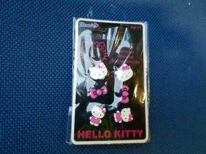 FULL PALLET CONTAINING APPROX 7,200 X HELLO KITTY 3 PACK OF STUD EARRINGS