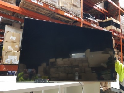 1 X UNBRANDED 65" LED TV