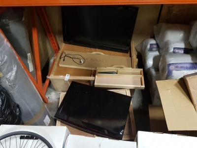 3 X TV UNITS IE. 1 X PHILLIPS, 1 X SAMSUNG (NO REMOTES) PLUS A LG TV (CRACKED SCREEN FOR SPARES) WITH REMOTE