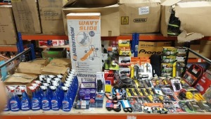 APPROX 200+ PIECE MIXED CAR LOT CONTAINING A LARGE QUANTITY OF BLUE STAR DE-ICERS, DRIVE BELTS, INTERMOTOR, HEDSTORM WAVY SLIDE, POCKET LAMPS, ALCOSENCE BREATALYSER, DIGITAL TYRE PRESSURE GAUGES, TOWING MIRRORS AND CAR TOP COVERS ETC.