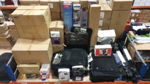 APPROX 500 + PIECE MIXED CAR LOT CONTAINING A LARGE QUANTITY OF MULTI PURPOSE KNEELING MAT, A-Z GB REVERSIBLE ROAD MAPS, AUTOCARE BOOT ORGANISERS, A LARGE QUANTITY OF TAYLORED 4pc CAR MATS BY EQUIPEED AND 13" WHEEL COVER SETS ETC