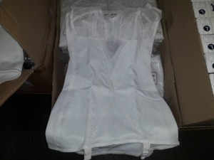 APPROX 50 X BRAND NEW CHAMOS VINTAGE OPEN SUSPENDERS CORSELETTE IN WHITE