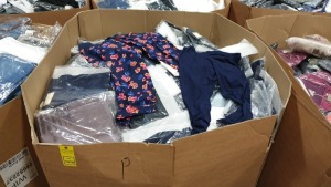FULL PALLET OF CAPSULE AND SIMPLYBE CLOTHING IE JEANS, PANTS AND JOGGERS