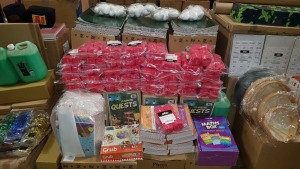 FULL PALLET CONTAINING BRAND NEW ASSORTED EDUCATIONAL/STATIONERY EQUIPMENT IE EXERCISE BOOKS, LEARNING QUESTS FOR GIFTED PUPILS, THE MATHS BOX TEACHERS GUIDE, CONJUCTIONS CO-ORDINATING DICE, SKETCHBOOKS, EAT YOUR PEAS STORY TIME ETC