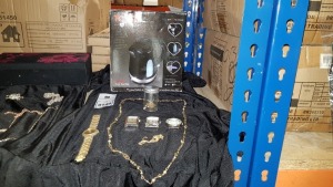 MISC LOT OF 8 IETMS CONTAINING 3 X WATCHES WITHOUT STRAPS, 1 X WATCH WITH STRAPS, 2 X YELLOW COLOURED NECKLACE, 1 X YELLOW COLOURED BRACELET, A LOCKET AND A TOWER 1.5 LITRE JUG KETTTLE