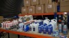 APPROX 100 X MIXED AUTOMOBILE ACCESSORIES TO INCLUDE - ANTO FREEZE & COOLANT, SCREEN WASH, WHEEL COVERS, HAMMERITE PAINT, DE-ICER ETC.. - CONTAINED ON FULL BAY