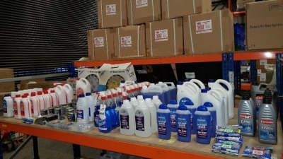 APPROX 100 X MIXED AUTOMOBILE ACCESSORIES TO INCLUDE - ANTO FREEZE & COOLANT, SCREEN WASH, WHEEL COVERS, HAMMERITE PAINT, DE-ICER ETC.. - CONTAINED ON FULL BAY