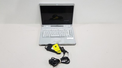 COMPAQ C500 LAPTOP WINDOWS VISTA - WITH CHARGER