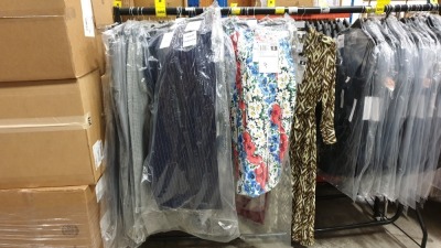 25 X ITEMS OF VARIOUS STYLES OF CLOTHING INCLUDING TOPSHOP TROUSERS, DOROTHY PERKINS JACKET AND DRESSES IN VARIOUS STYLES AND SIZES