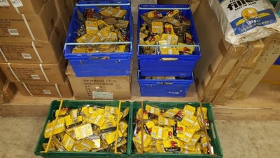 APPROX 1000 PIECE ASSORTED LOT CONTAINING AA ESSENTIAL STOP & TAIL BULBS AND AA ESSENTIAL INDICATOR BULBS - IN 5 TRAYS